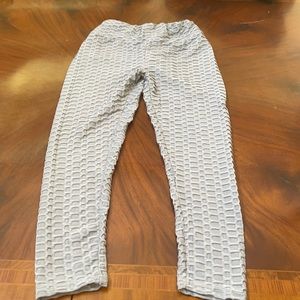 Amazon Essentials Booty Leggings small